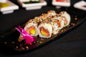 Avocado & Salmon Roll